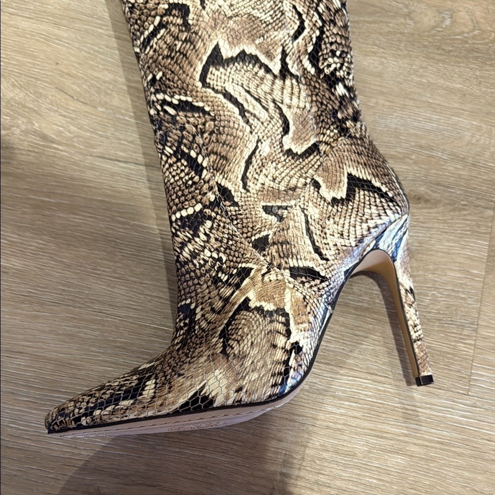 NEW Vince Camuto Fendels Snake Knee High Boots SZ 6 - Picture 4 of 7